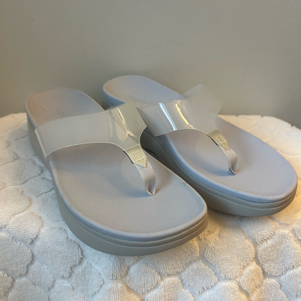 Vionic Luminous Women's Thong Post Wedge Sandal Flip Flops Size 9 Baby Blue